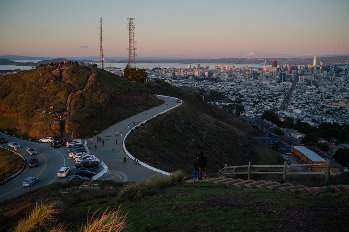 LEICA M11 · Apo-Summicron-M 1:2/35 ASPH. · f/3.4 · 1/125s · ISO 64 · Taken: 2025-12-27 17:52:43 · Uploaded: 2026-09-13 14:20