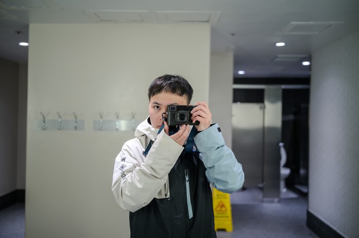 LEICA M11 · Apo-Summicron-M 1:2/35 ASPH. · f/2.4 · 1/80s · ISO 400 · Taken: 2025-12-17 16:01:10 · Uploaded: 2026-09-13 22:43
