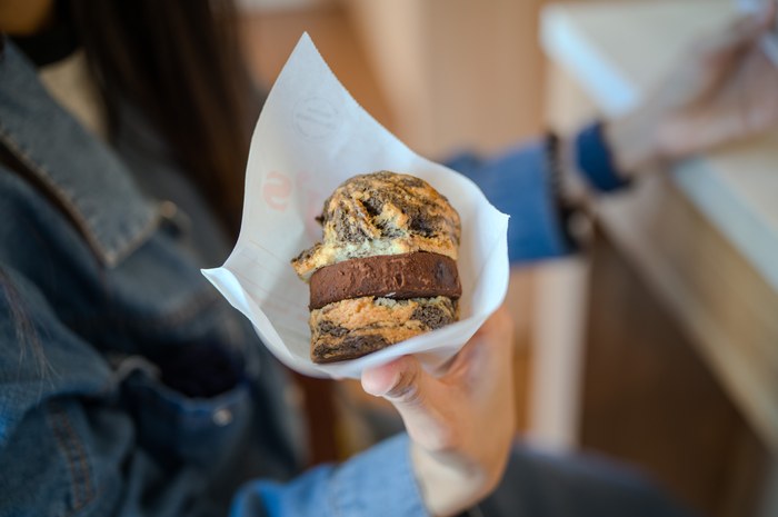 LEICA M11 · Apo-Summicron-M 1:2/35 ASPH. · f/3.4 · 1/80s · ISO 125 · Taken: 2026-09-27 14:34:41 · Uploaded: 2026-09-27 22:58
