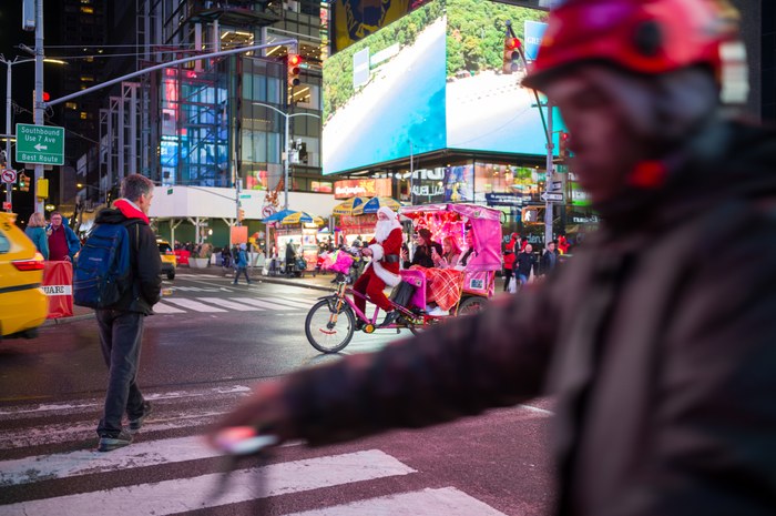 LEICA M11 · Apo-Summicron-M 1:2/35 ASPH. · f/2 · 1/80s · ISO 200 · Taken: 2025-11-26 19:59:54 · Uploaded: 2026-07-26 00:37